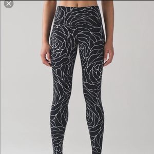 Lululemon Wunder Under Hi-Rise Tight (Full-On Luxtreme) Size 6